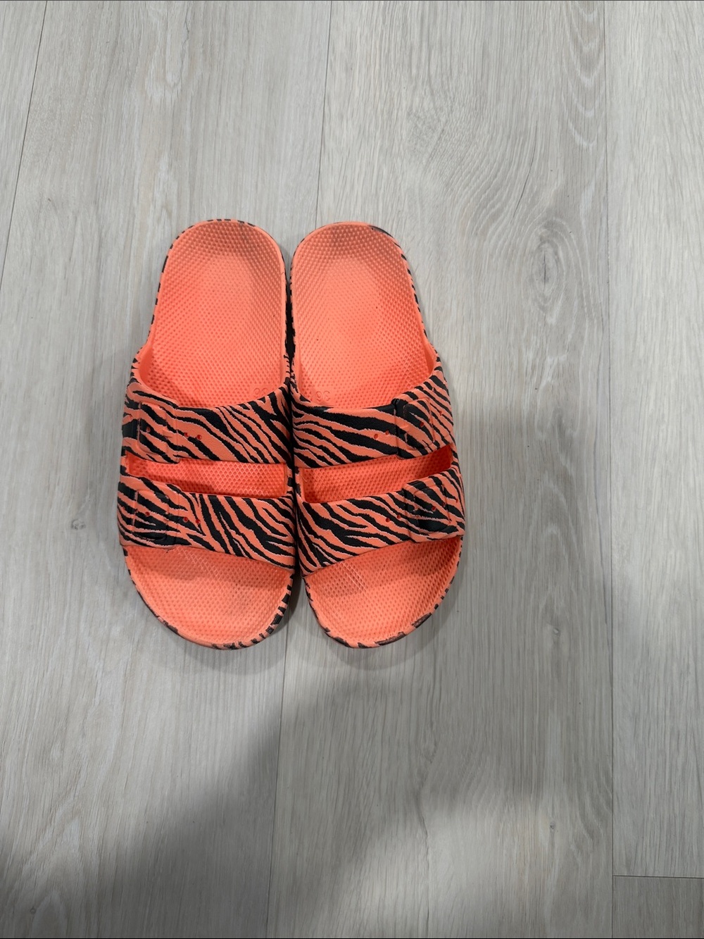 Sandalias Freedom Moses Estampado Zebra Naranja Talla 35/36